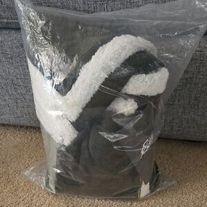 Macy's Dark Green Plaid Sherpa Throw